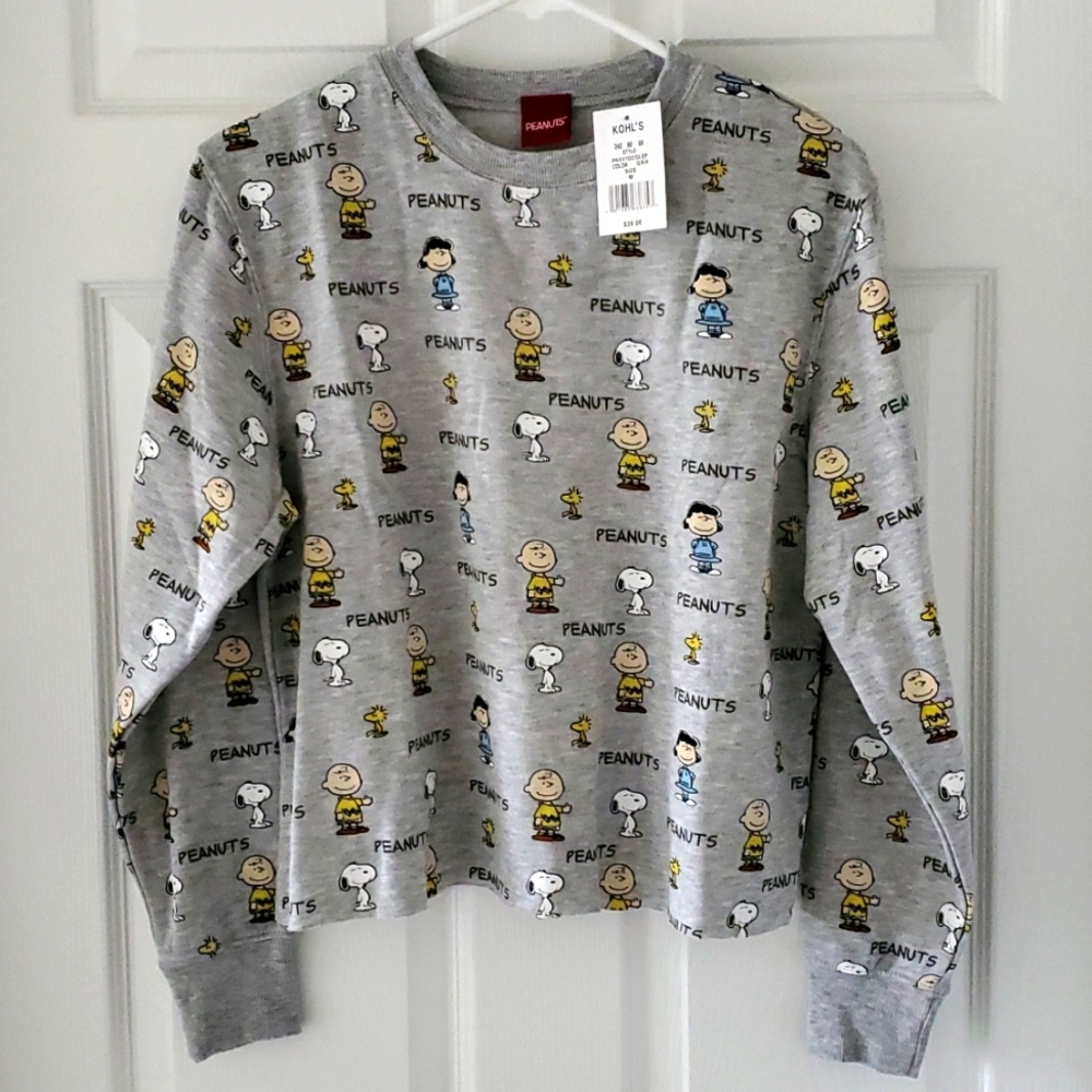 Juniors Peanuts characters top